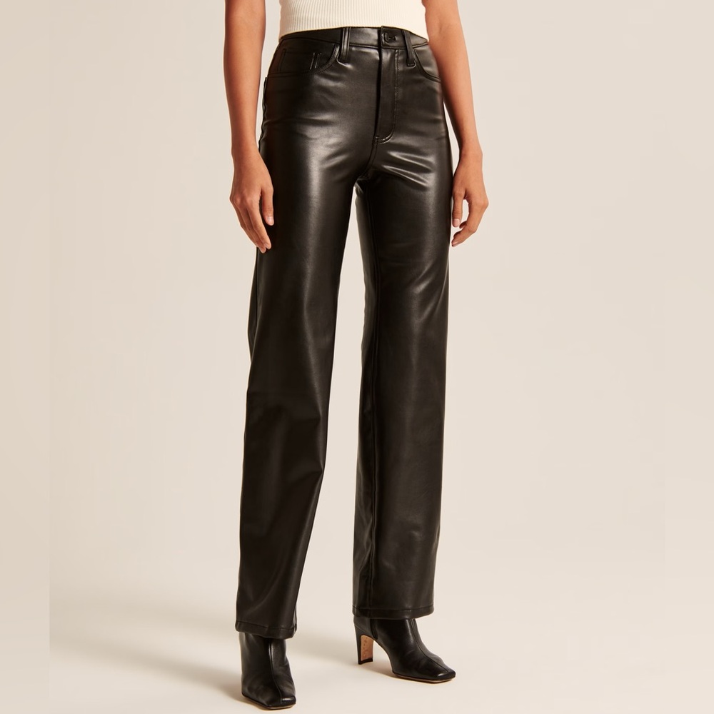 Vegan leather 90s relaxed pant